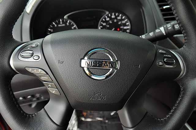 Nissan Pathfinder 2013 photo 17