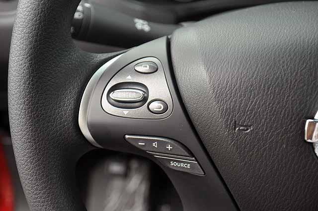 Nissan Pathfinder 2013 photo 3