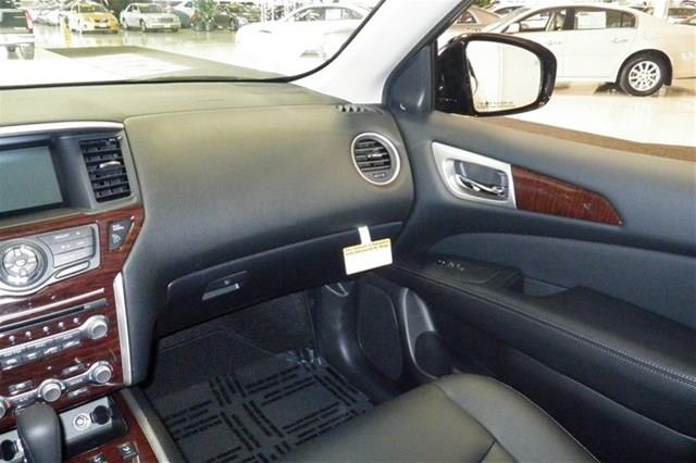 Nissan Pathfinder 2013 photo 8