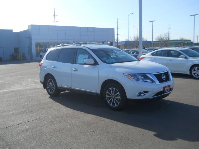 Nissan Pathfinder 2013 photo 2