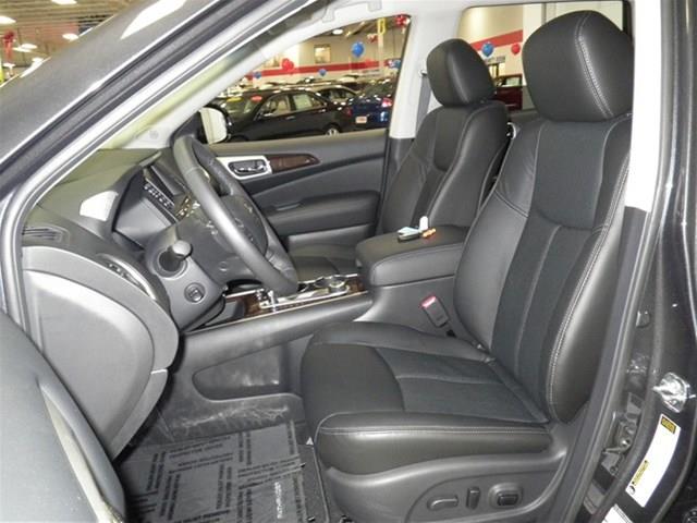 Nissan Pathfinder 2013 photo 4