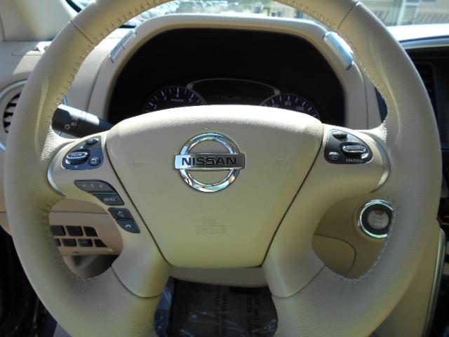 Nissan Pathfinder 2013 photo 5