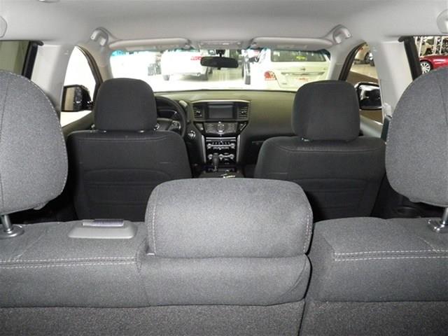 Nissan Pathfinder 2DR 3.8 GRD TOUR AT SUV