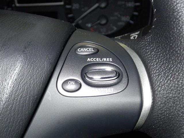 Nissan Pathfinder 2013 photo 10