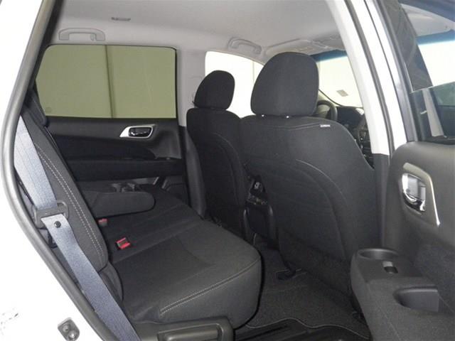Nissan Pathfinder 2013 photo 18