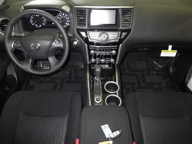 Nissan Pathfinder 2013 photo 22