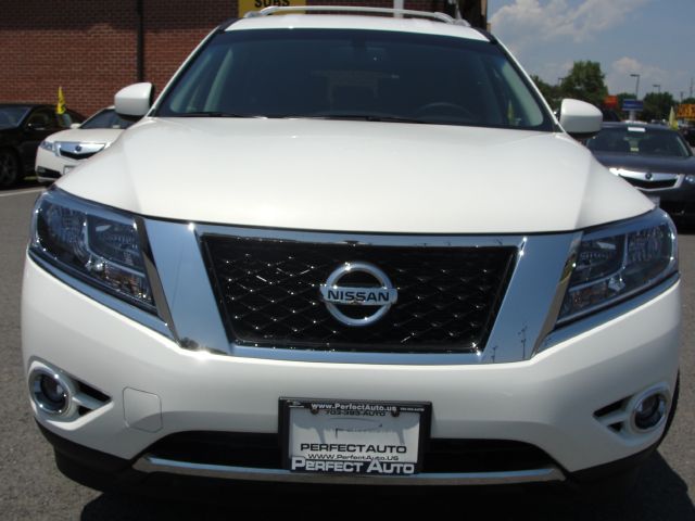 Nissan Pathfinder 2013 photo 2