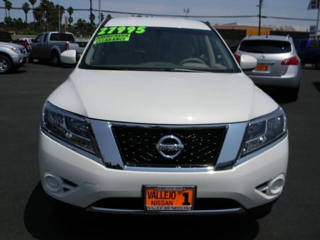 Nissan Pathfinder 2013 photo 1