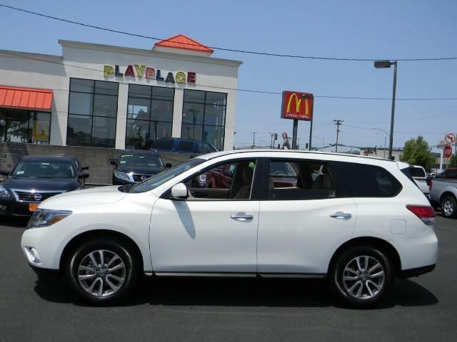 Nissan Pathfinder 2013 photo 2
