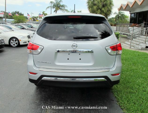 Nissan Pathfinder Unknown SUV