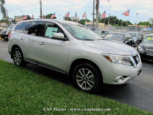 Nissan Pathfinder 2013 photo 2