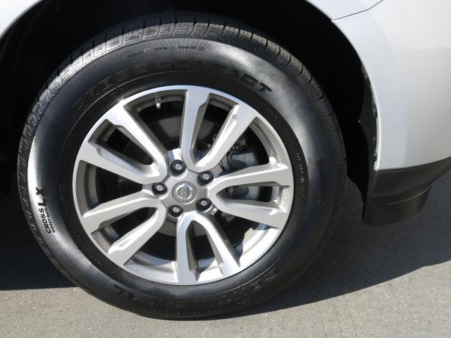 Nissan Pathfinder 2013 photo 2