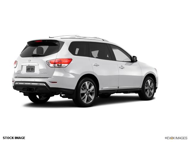 Nissan Pathfinder 2014 photo 1