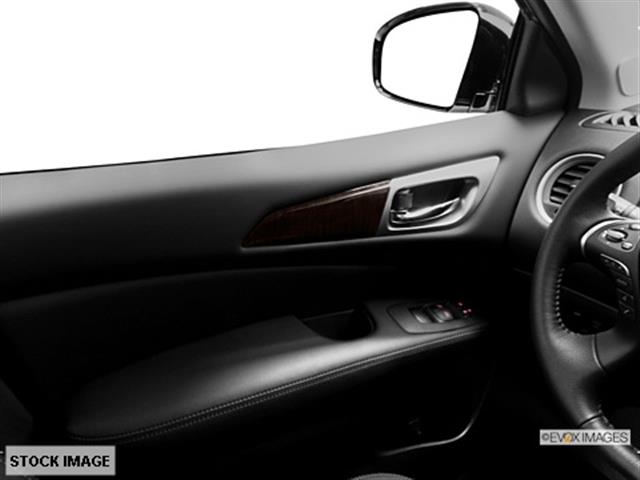 Nissan Pathfinder Unknown SUV