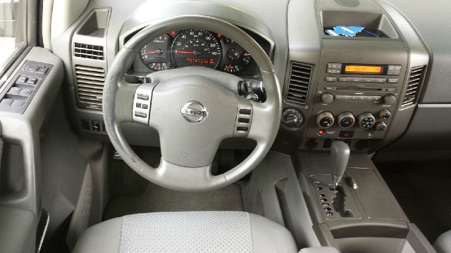 Nissan Pathfinder Armada 2004 photo 3