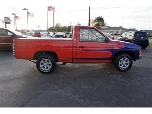 Nissan Pickup 1987 photo 1