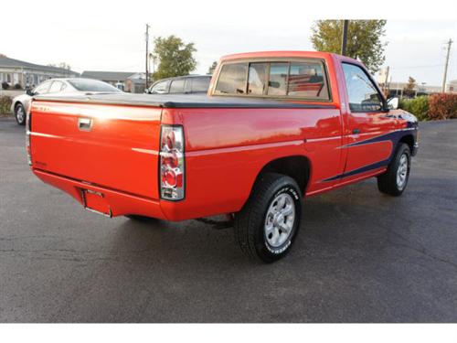 Nissan Pickup 1987 photo 3