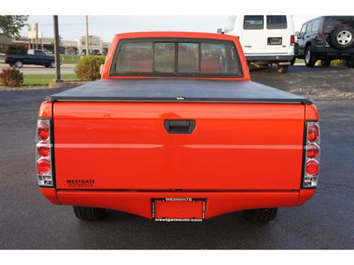 Nissan Pickup 1987 photo 4