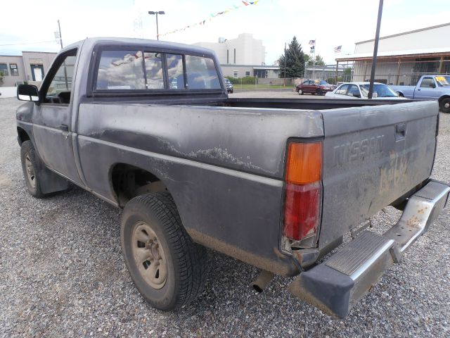 Nissan Pickup 1990 photo 1
