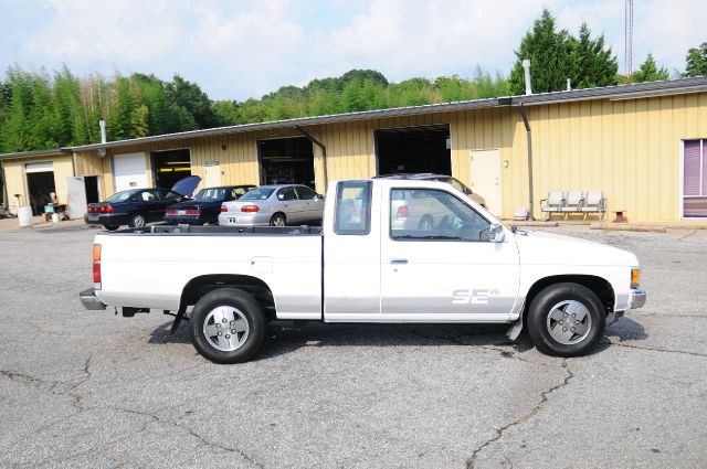 Nissan Pickup 1991 photo 1