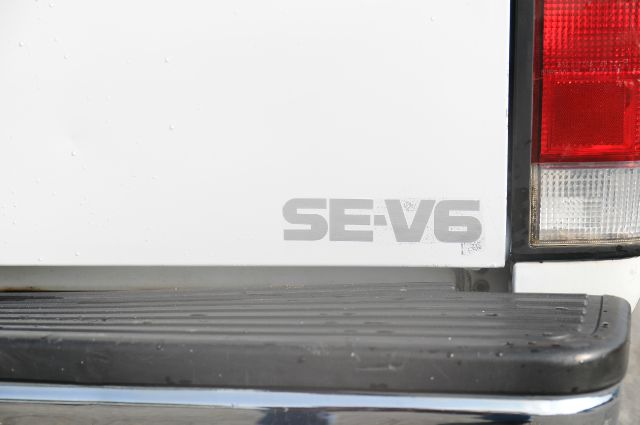 Nissan Pickup 1991 photo 2