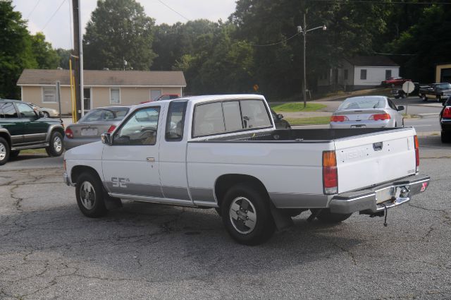 Nissan Pickup 1991 photo 3
