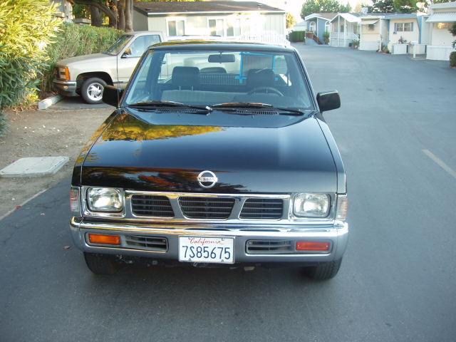 Nissan Pickup 1993 photo 1