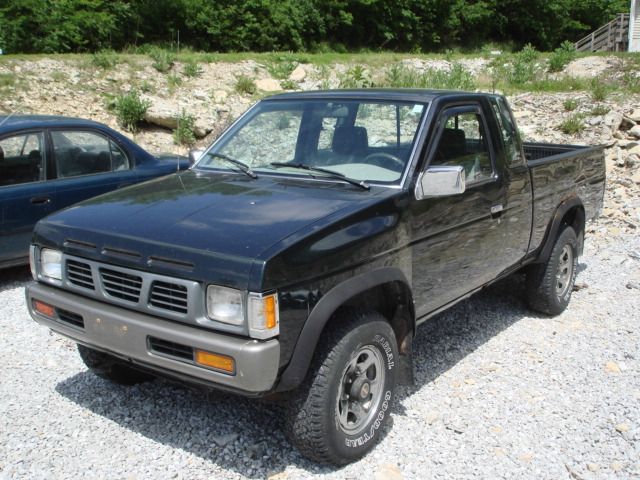 Nissan Pickup 1994 photo 3