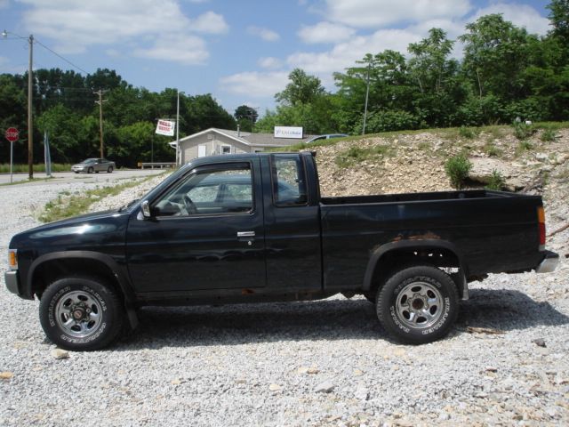 Nissan Pickup 1994 photo 5