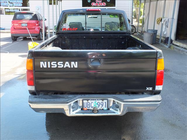 Nissan Pickup 1995 photo 7