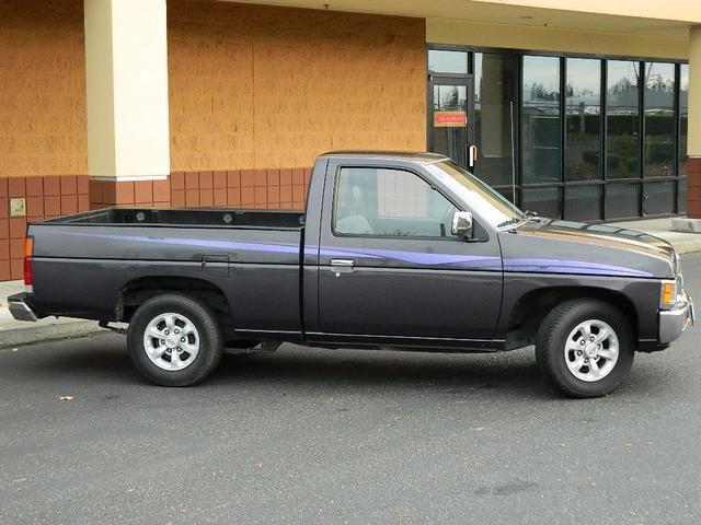 Nissan Pickup 1997 photo 3