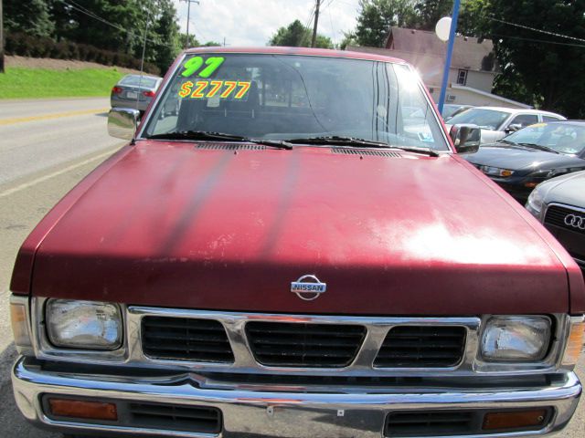 Nissan Pickup 1997 photo 2