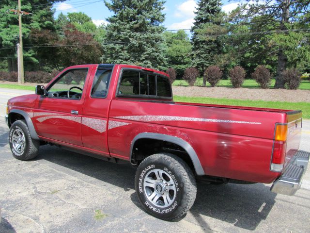 Nissan Pickup 1997 photo 3