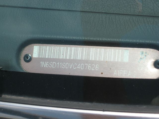 Nissan Pickup 1997 photo 3