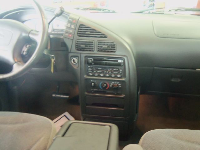 Nissan Quest 2000 photo 1