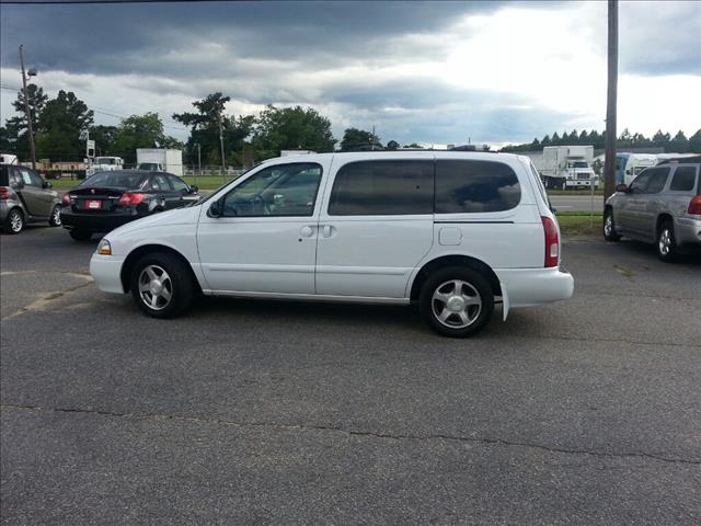 Nissan Quest 2002 photo 1