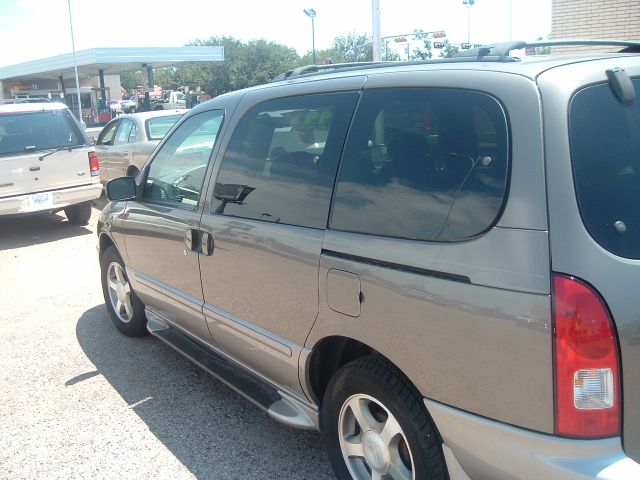 Nissan Quest 2002 photo 1