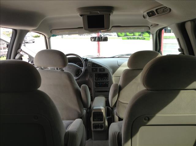 Nissan Quest 2002 photo 1
