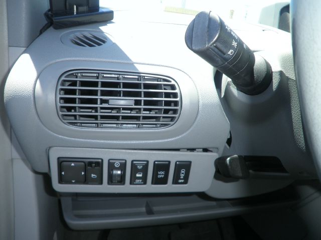 Nissan Quest 2004 photo 14