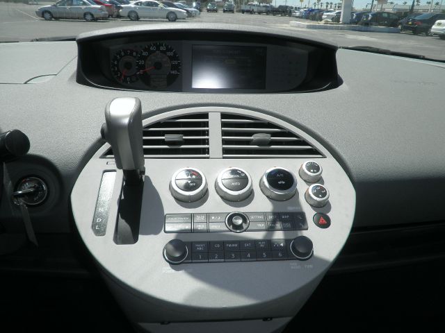 Nissan Quest 2004 photo 4