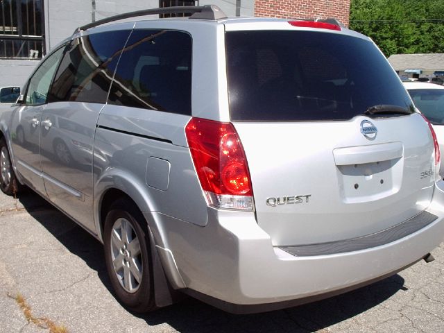 Nissan Quest 2004 photo 1