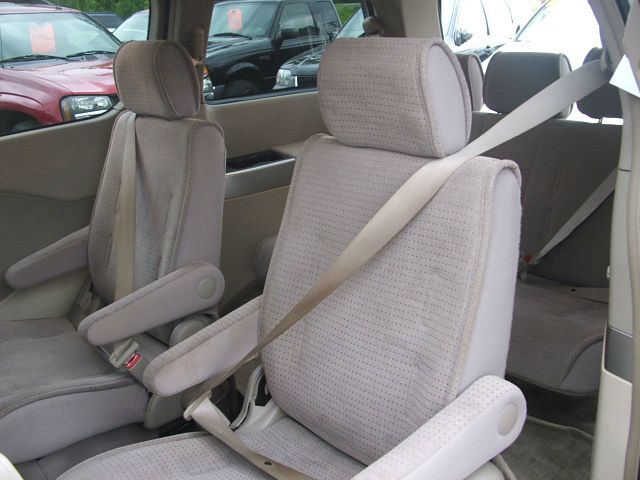 Nissan Quest 2004 photo 2