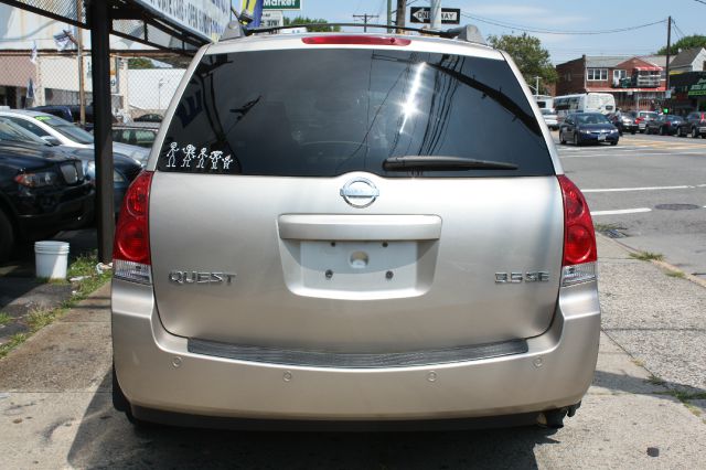 Nissan Quest LE MiniVan