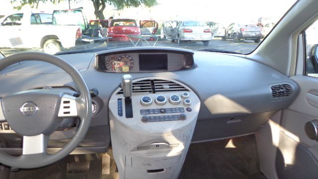 Nissan Quest 2004 photo 2