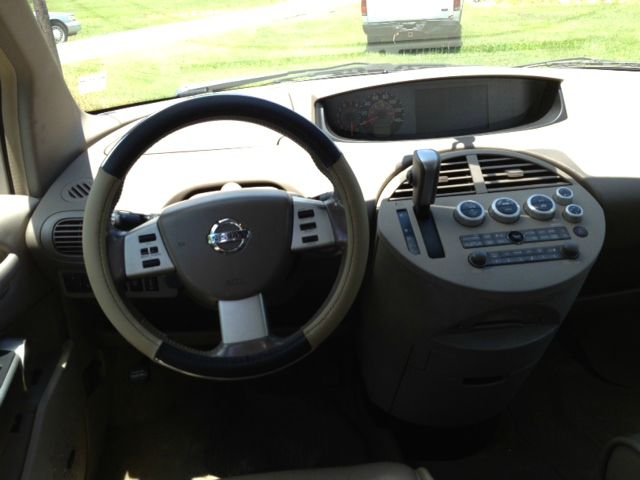 Nissan Quest 2004 photo 2