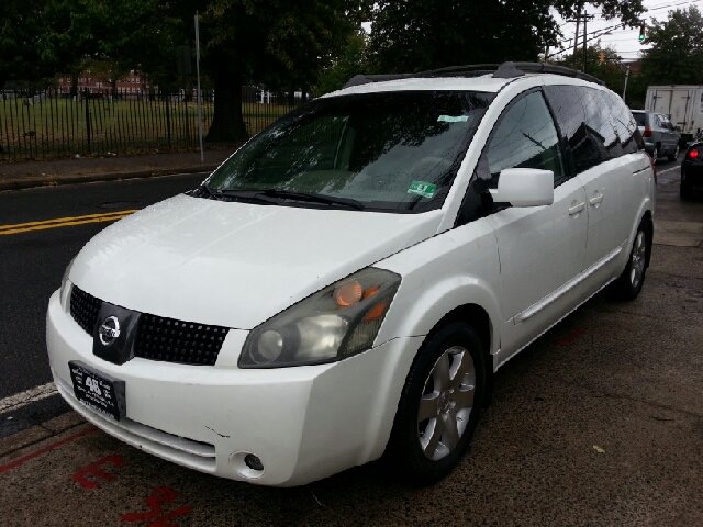 Nissan Quest LE MiniVan
