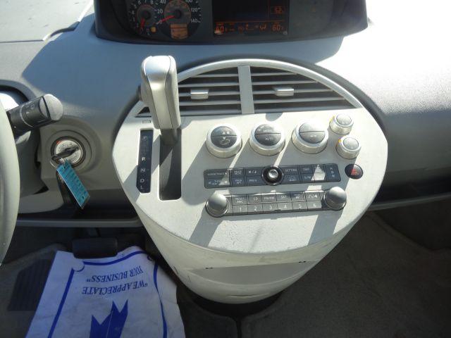 Nissan Quest 2004 photo 3