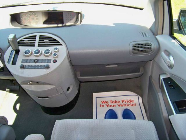 Nissan Quest 2004 photo 21