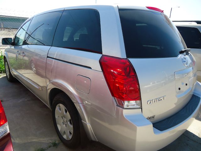 Nissan Quest 2004 photo 1