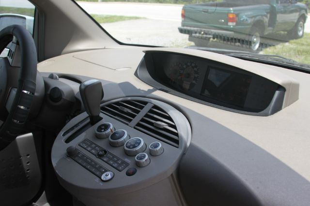Nissan Quest 2004 photo 8